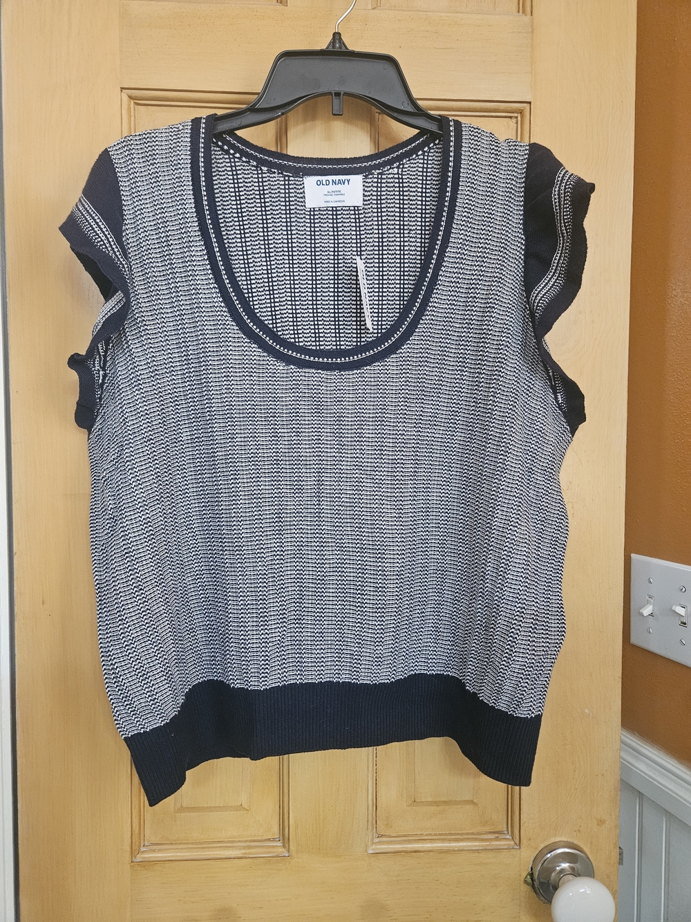Old Navy Women's Navy and White Knit Cap Sleeve Top